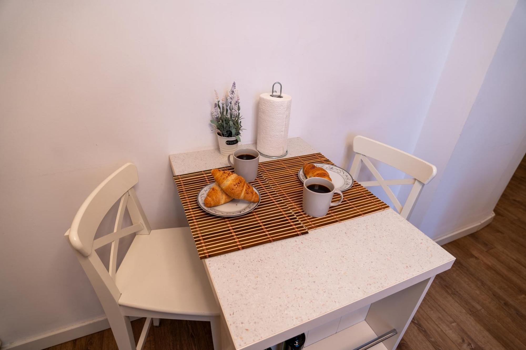 Cozy Two Room Apartment - Heart Of The City - Victoriei 2, Old Town Bucharest Exterior photo
