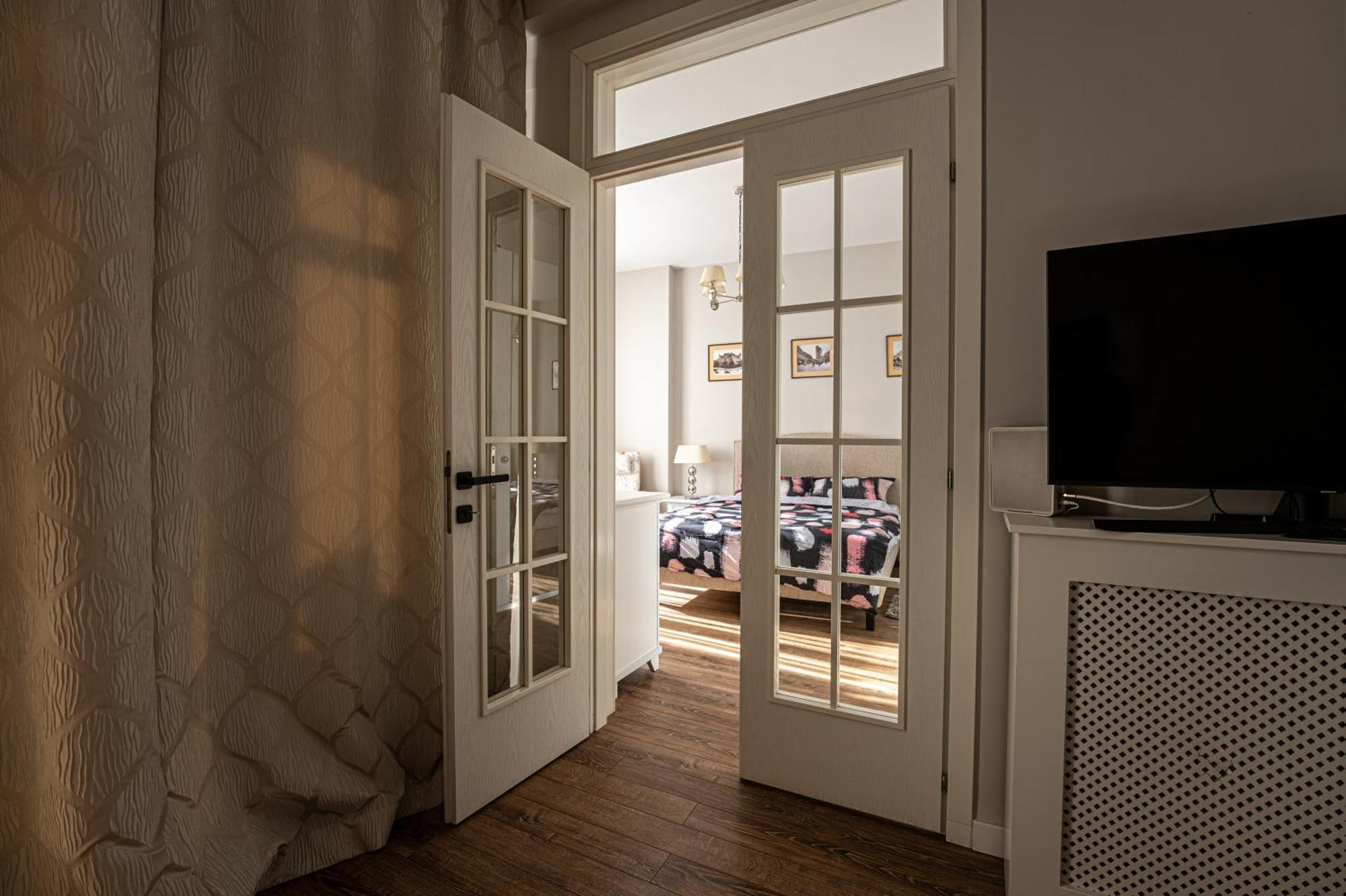 Cozy Two Room Apartment - Heart Of The City - Victoriei 2, Old Town Bucharest Exterior photo