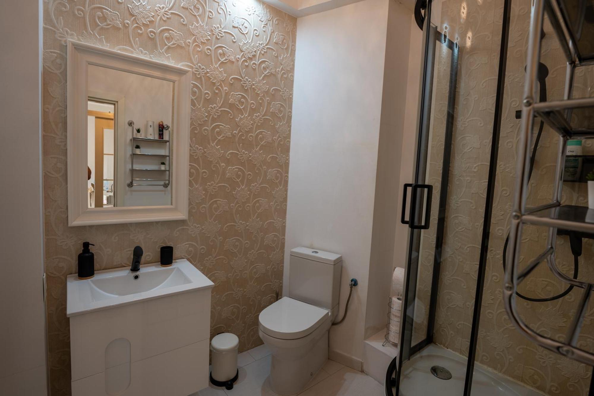 Cozy Two Room Apartment - Heart Of The City - Victoriei 2, Old Town Bucharest Exterior photo