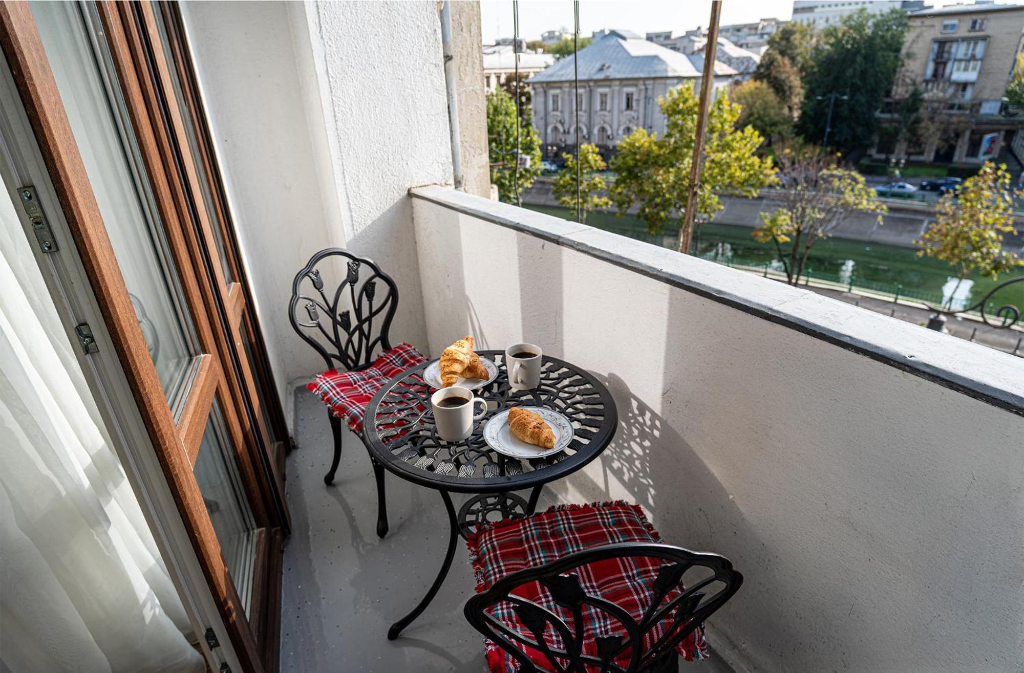 Cozy Two Room Apartment - Heart Of The City - Victoriei 2, Old Town Bucharest Exterior photo